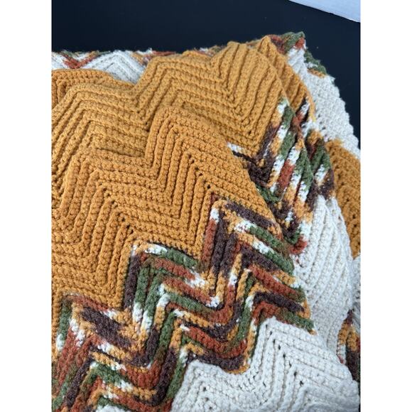 VTG Retro Crochet Blanket Handmade Zig Zag Chevron Colorful boho Fall Deco - Picture 4 of 6